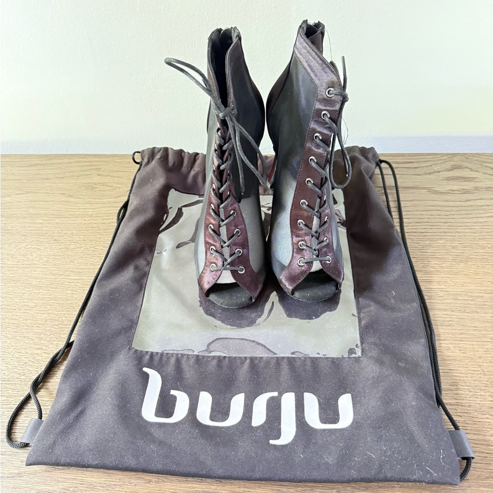 Women's Lace-Up Ankle Boots - Black and Brown